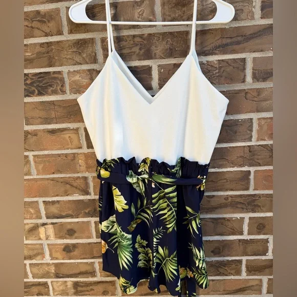 Shop17 White and Navy Tropical Romper Large - Picture 2 of 6